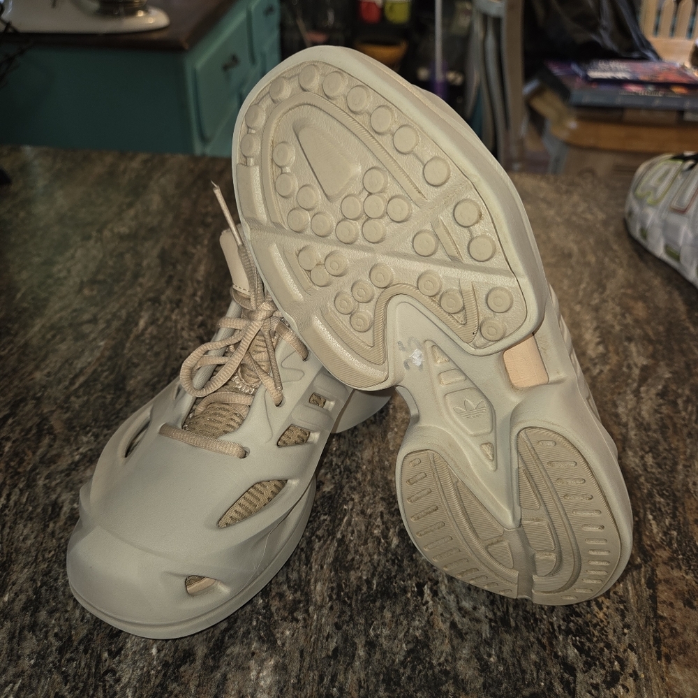 Adidas AdiFOM CLIMACOOL sneakers size 5, limited edition style - Picture 4 of 6